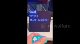 Eighties nostalgia trip! UK man plays classic arcade games on homemade LED panel
