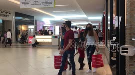 Malls crowded with Christmas sells in USA