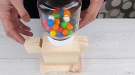 YouTuber shows you how to build your own DIY candy dispenser