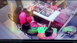 Three women loot jewelry shop in central India