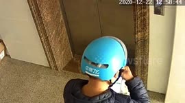 Shocking moment delivery driver spits in food after getting upset with customer
