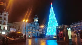 Dispositivo en el centro de Madrid Puerta del sol en noche vieja