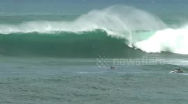 High Surf Warning at the Bay