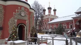 Snow blankets Moscow