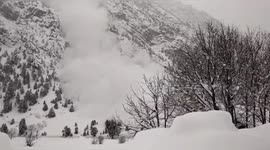 Avalanche strikes mountain valley in northern India