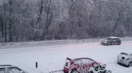 Snowfall halts traffic in Bowburn, Durham