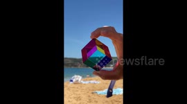Mesmerising cube creates 'ever-changing spectrum of colour' when spun