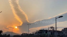 Cloud resembling bird spreading its wings spotted above Chinese city