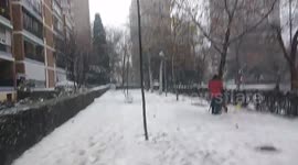 Las aceras de Madrid llenas de nieve