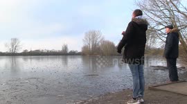 Derbyshire lake FREEZES as cold weather continues across England