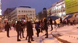 Puerta del sol pista hielo debido a la tormenta filomena