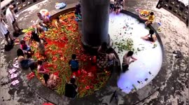 Chinese hotel transforms spa bath into hotpot by pouring in hundreds of chillis