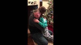 US 9-year-old unboxes her marine brother in emotional holiday surprise