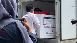 Indonesian government begin vaccinating population against COVID-19