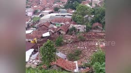Indonesia's landslide death toll rises to 21