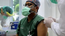 Hundreds of Indonesian health workers get COVID-19 despite being vaccinated