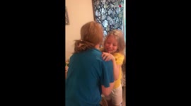 Emotional! US sisters reunite after over 100 days apart due to COVID-19