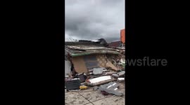 Footage shows aftermath of earthquake in Indonesia