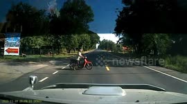 Dashcam captures terrifying near-miss on Thai road