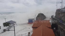 'Tsunami-Like Waves' Overrun Small Harbor in Italy During Storm | Tyrrhenian Sea