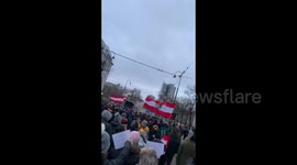 Coronavirus: Thousands of anti-lockdown protesters rally in Vienna