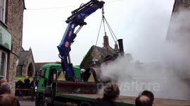 VINTAGE STEAMROLLER CRASHES IN CORFE