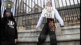 Environment Secretary's Effigy burnt  in Westminster