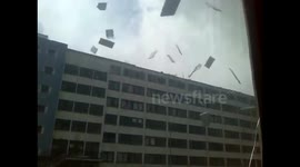 Extreme wind blows insulation tiles off roof in Czech Republic