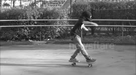 11-year-old Japanese skateboarder's amazing freestyle routine