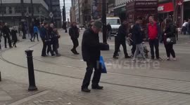 'Old man dances to beat boxer' in Manchester, UK