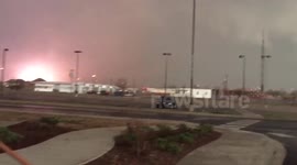 Sirens blare as Oklahoma tornado touches down