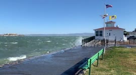 US: Santa Ana Winds Bring High Waves To Southern California 2