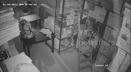 Thief dressed in PPE ransacks nearly £1.3 million worth of jewellery in New Delhi