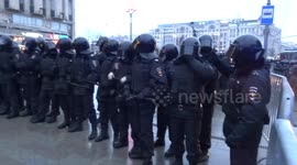 Heavy-handed police force pushing Navalny protesters down Tverskaya Street