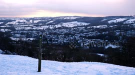 Big freeze: Snow falls across Derbyshire as UK Met Office issues new warning for Sunday