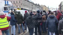 Navalny demonstrators halt prison truck in St. Petersburg
