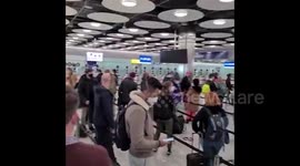 UK: Big Crowds At Heathrow Airport Spark Concerns Over Social Distancing