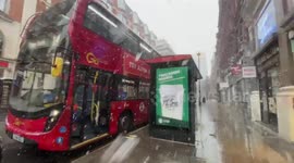 First snowfall of 2021 in central London