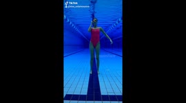 Slovak tiktokers make Tiktoks underwater