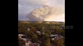 Australia: Huge Bushfire Smoke Rises Over Adelaide Suburbs In South Australia 3
