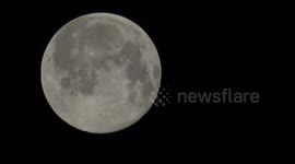 'Wolf Moon' makes its way across the skies of London