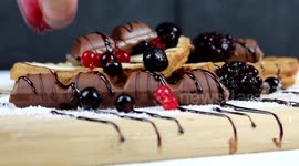Chef shows how to make delicious Kinder Bueno sandwich in less than three minutes