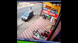 Bus driver stops on time to save boy who chased ball on busy road