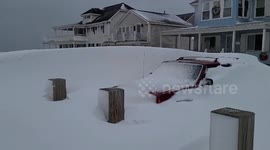New Hampshire hammered by heavy snow during nor'easter