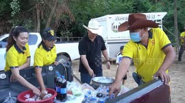 Couple who lost their jobs due to Covid-19 start food delivery service on horseback