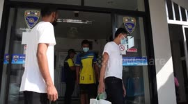 Hundreds of Burmese workers deported from Thailand