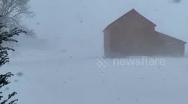 US: Whiteout Conditions As Gusts And Heavy Snow Hit Iowa 4