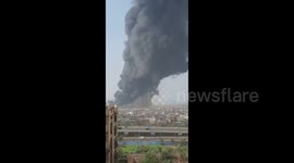 India: Plumes Of Thick, Black Smoke Billows From Scrapyard Fire In Mumbai 2
