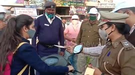 Traffic Police Gifted Red Roses To Bikers With Road Safety Message In Rajasthan, India
