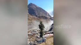 Livestream captures horror of onlookers watching glacier burst in north India